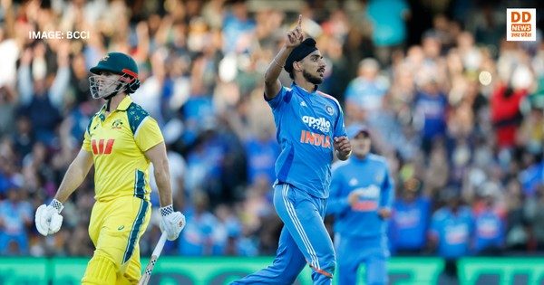 अर्शदीप सिंह ने अनुशासित गेंदबाज़ी के बाद शुरुआती सफलता हासिल की