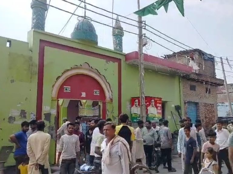 संभल में सरकारी ज़मीन पर बने मदरसे और मकानों पर प्रशासन की सख़्त कार्रवाई, 15 दिन में हटाने का अल्टीमेटम – बुलडोज़र तैयार