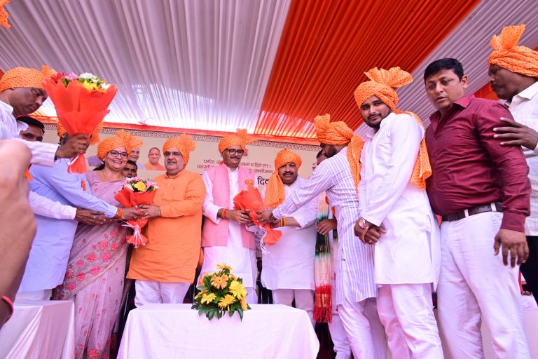 महर्षि वाल्मीकि जयंती पर लखनऊ में श्रद्धा और सम्मान का माहौल — भूपेंद्र चौधरी और ब्रजेश पाठक ने किया माल्यार्पण