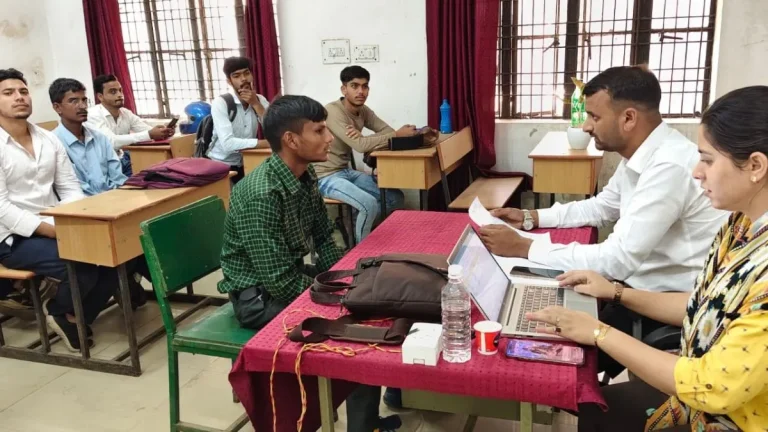 अलीगढ़ आईटीआई में प्रधानमंत्री राष्ट्रीय अप्रेंटिसशिप मेले का आयोजन, युवाओं को मिला रोजगार का सुनहरा अवसर