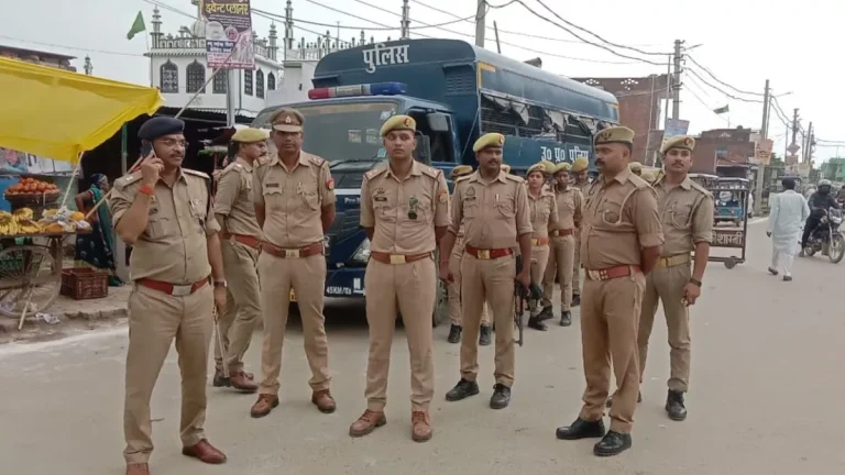 लखनऊ में जुम्मे की नमाज़ के दौरान कड़े सुरक्षा प्रबंध, बरेली हिंसा के मद्देनजर पुलिस सतर्क