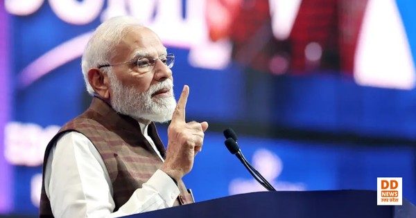 समस्तीपुर में ‘लाइट जलाओ’ कहकर RJD पर बोला बड़ा हमला, मखाना और किसानों का किया जिक्र