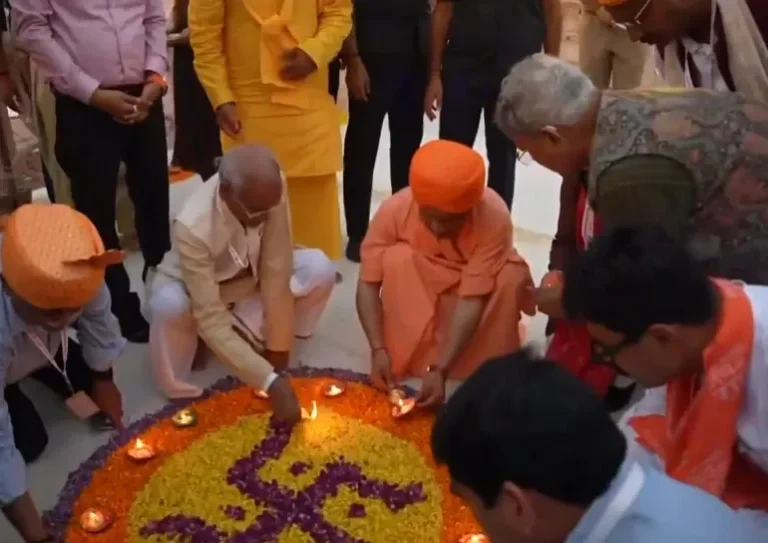 अयोध्या दीपोत्सव 2025: सीएम योगी ने सरयू तट पर राम की पैड़ी पर दी संध्या आरती, 26 लाख दीपों से जगमगाया धाम