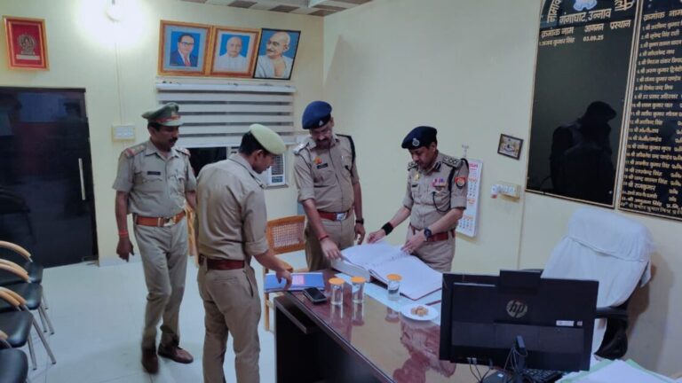 उन्नाव: एसएसपी ने गंगाघाट थाने का किया औचक निरीक्षण, व्यवस्थाओं का लिया जायजा