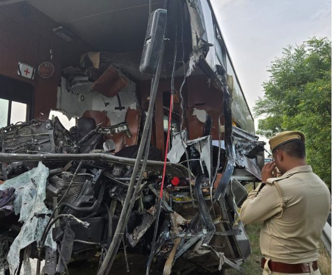 Yamuna Expressway accident