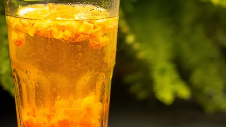 Turmeric Water Benefits : हल्दी वाला पानी बन सकता है आपकी सेहत का राज, जानिए कब और कैसे पिएं