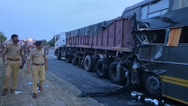Yamuna Expressway accident