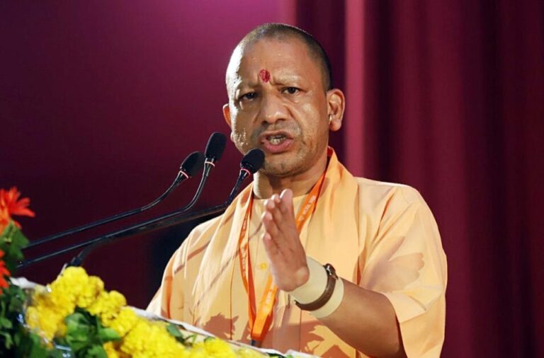 CM Yogi Statement: वकीलों के लिए कैशलेस इलाज की सुविधा पर योगी सरकार का बड़ा संकेत