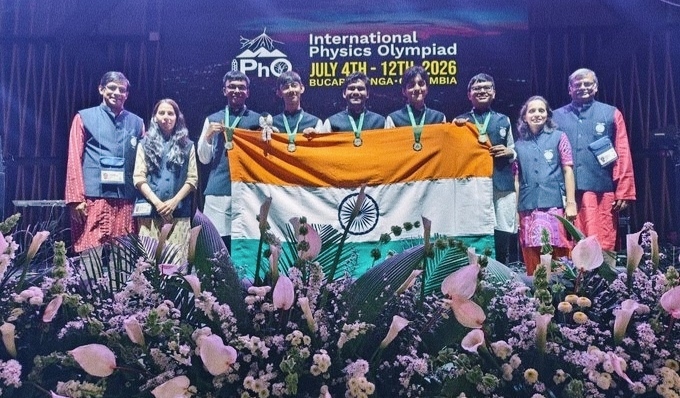 Physics Olympiad 2026 : भारतीय जांबाज छात्रों ने जीता गोल्ड, पीएम मोदी ने थपथपाई पीठ