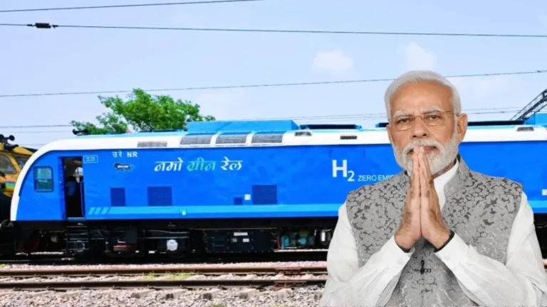 First Hydrogen Train : रेलवे ने रचा इतिहास! देश को मिली पहली स्वदेशी हाइड्रोजन ट्रेन, पीएम मोदी ने हरी झंडी दिखाकर किया रवाना