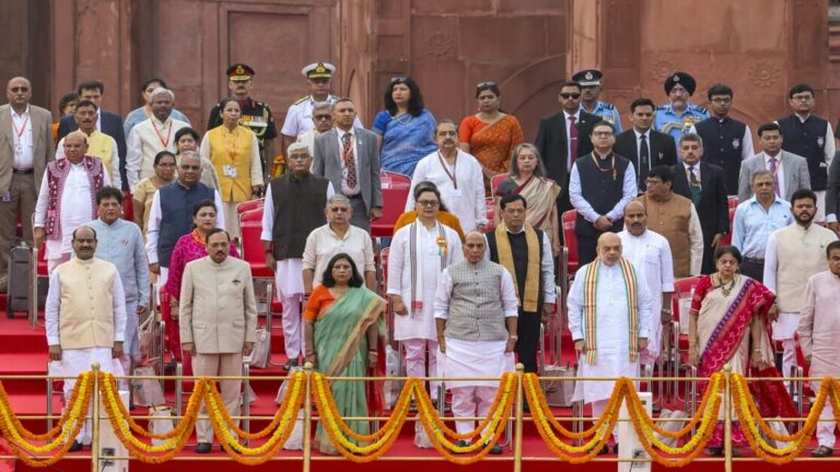 80th Independence Day : सरकारी योजनाओं के लाभार्थियों से सजा लाल किला, PM Awas से PM Svanidhi तक लाभार्थियों को मिला खास सम्मान | DD News Uttar Pradesh