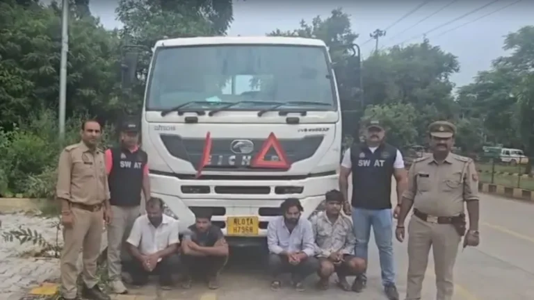 Ghaziabad News : रिमोट से बदलते थे ट्रक का वजन, गाजियाबाद पुलिस ने सरिया चोरी गिरोह के 4 सदस्य दबोचे