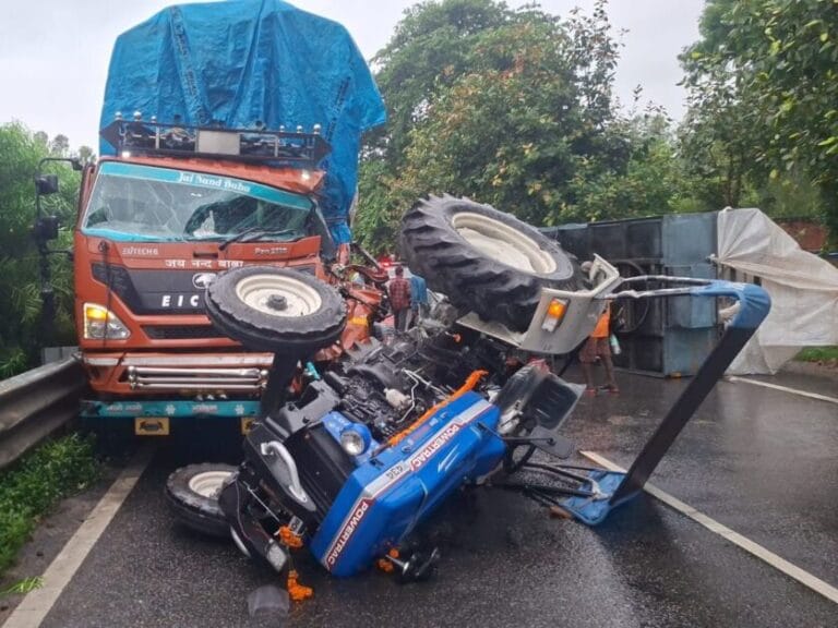 Ayodhya Road Accident: NH-27 पर श्रद्धालुओं से भरी ट्रैक्टर-ट्रॉली को DCM ने मारी टक्कर
