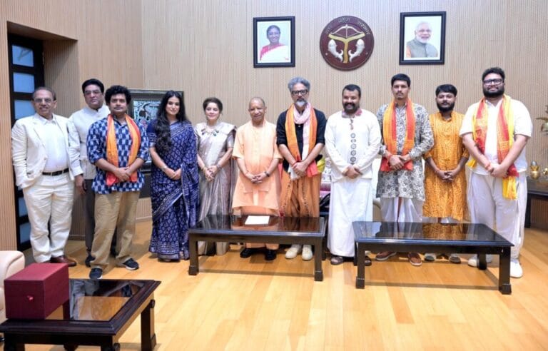 Hanuman Ansh : ‘हनुमान अंश’ की टीम ने CM योगी से की मुलाकात, फिल्म के खास अंश दिखाए