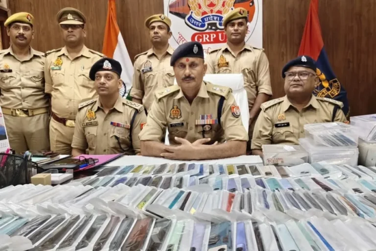 Gorakhpur GRP : गोरखपुर जीआरपी का कमाल, 1.30 करोड़ के 510 चोरी-गुम मोबाइल फोन बरामद