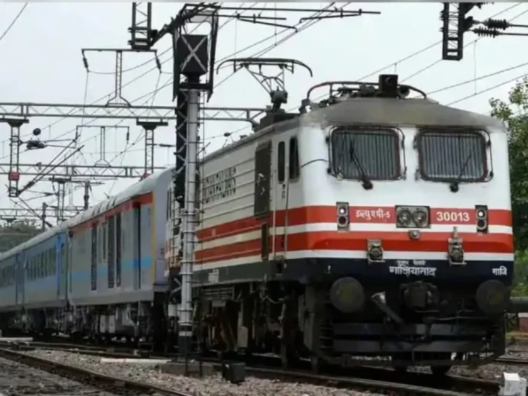 Festival Special Trains Lucknow : दिवाली-दशहरा पर लखनऊ होकर चलेंगी 2 स्पेशल ट्रेनें