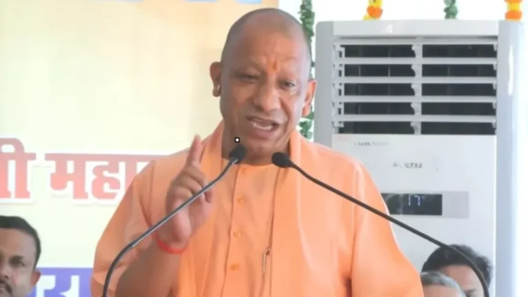 Noida Bus Accident : CM योगी ने किया मुआवजे का ऐलान, मृतकों के परिजनों को 2-2 लाख की मदद
