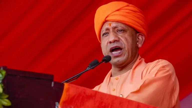 CM Yogi Mathura Visit : जन्माष्टमी पर मथुरा पहुंचेंगे CM योगी, ब्रज को देंगे 977 करोड़ की परियोजनाओं की सौगात