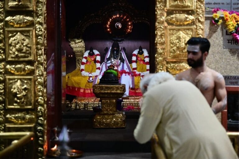 PM Modi ने सरोजिनी नगर के श्री विनायक मंदिर में की पूजा, सार्वजनिक जीवन के 25 साल पूरे
